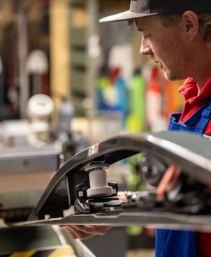 L’entretien de ski Ekosport-Rent : découvrez notre savoir-faire en comparant le matériel avant/après entretien